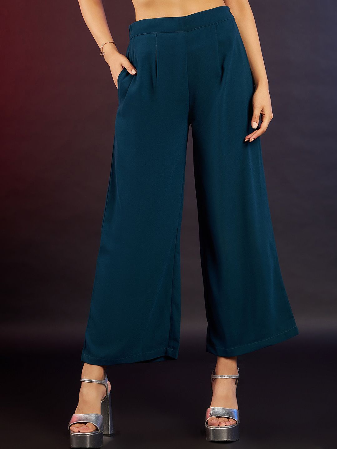 

DressBerry Women Regular Fit Mid-Rise Pleated Parallel Trousers, Teal