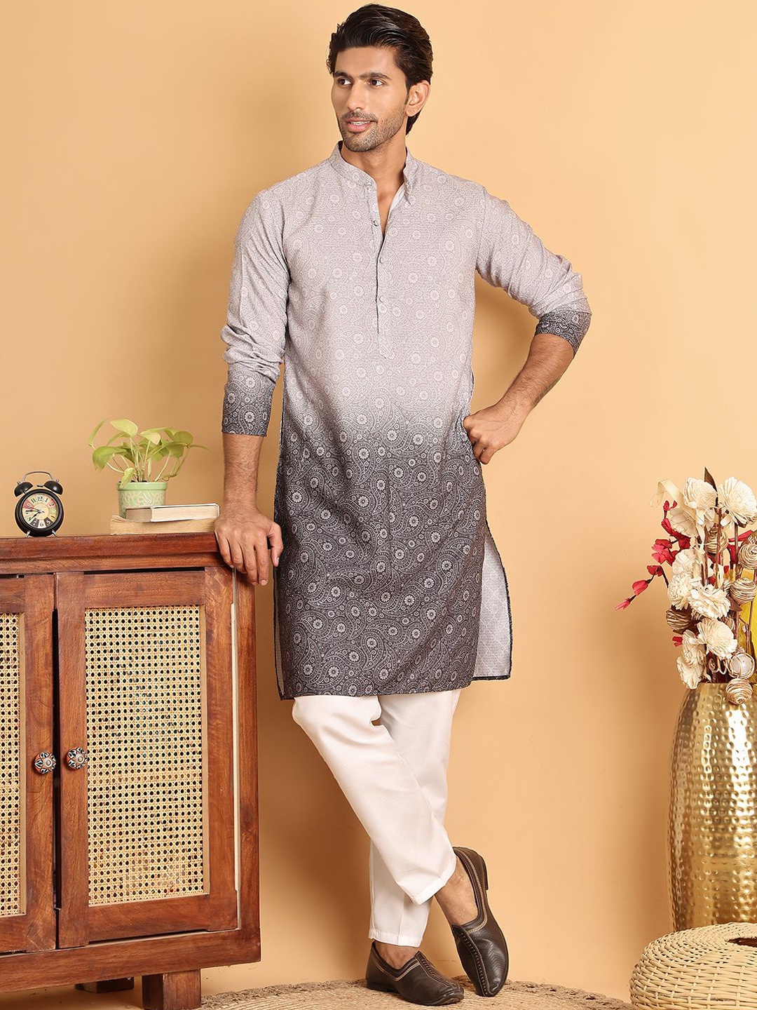 

Anouk Men Floral Printed Regular Sequinned Kurta with Pyjamas, Grey