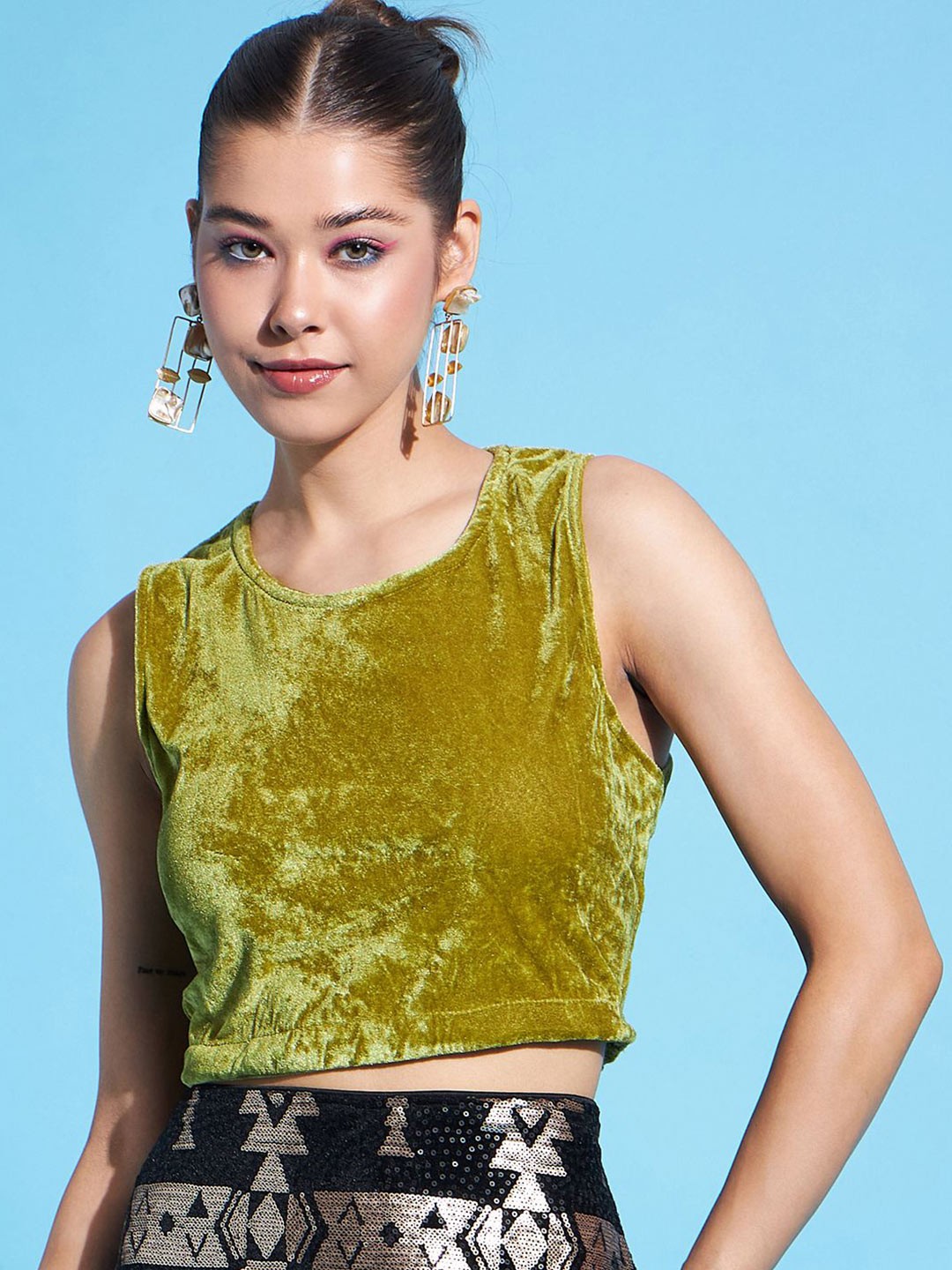 

DressBerry Women Sleeveless Velvet Crop Top, Olive