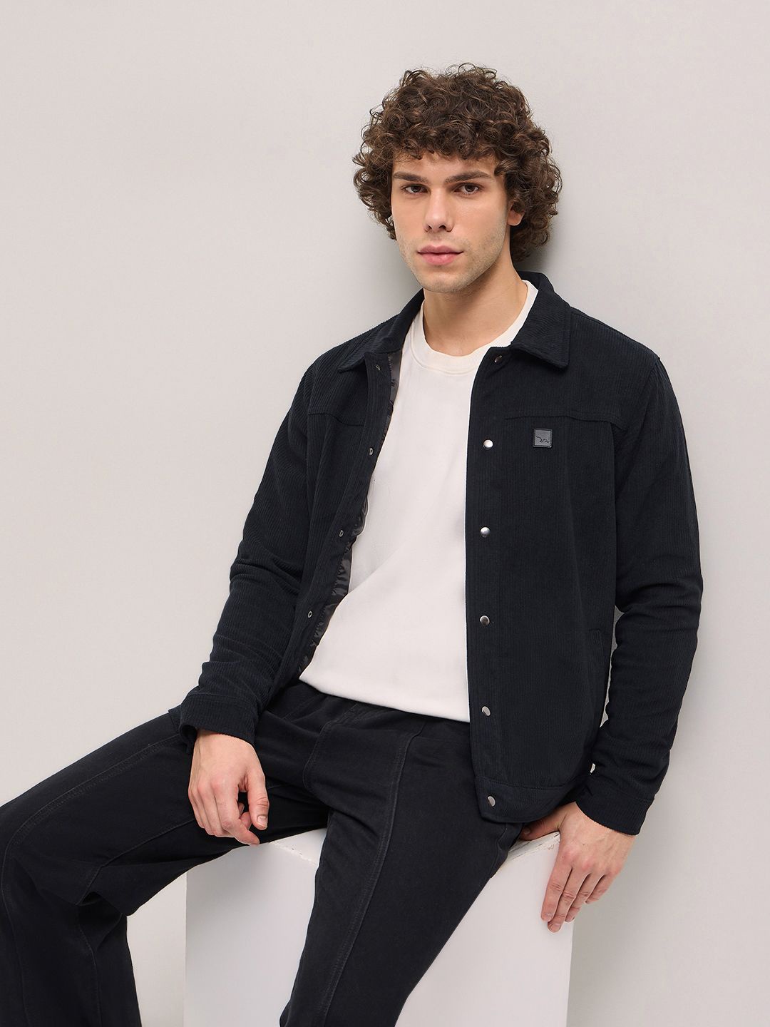 

THE BEAR HOUSE Men Striped Lightweight Outdoor Open Front Jacket, Black