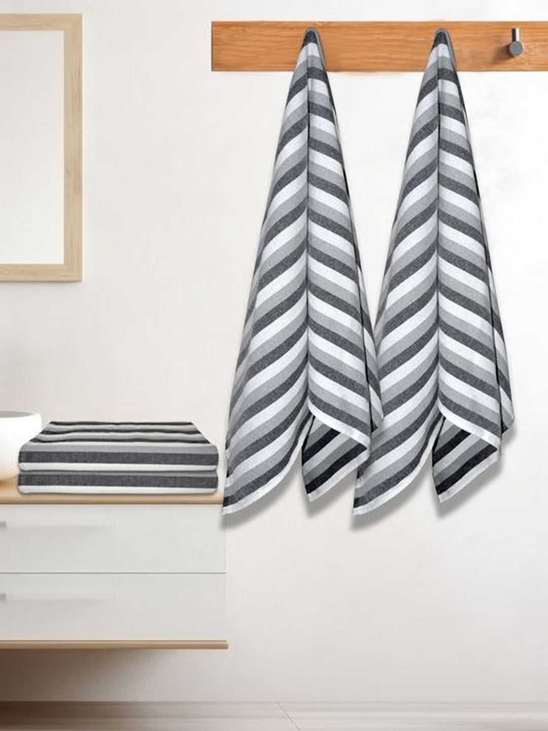 

Athom Living Iris Grey & Black 4 Pieces Striped Cotton 210 GSM Bath Towels