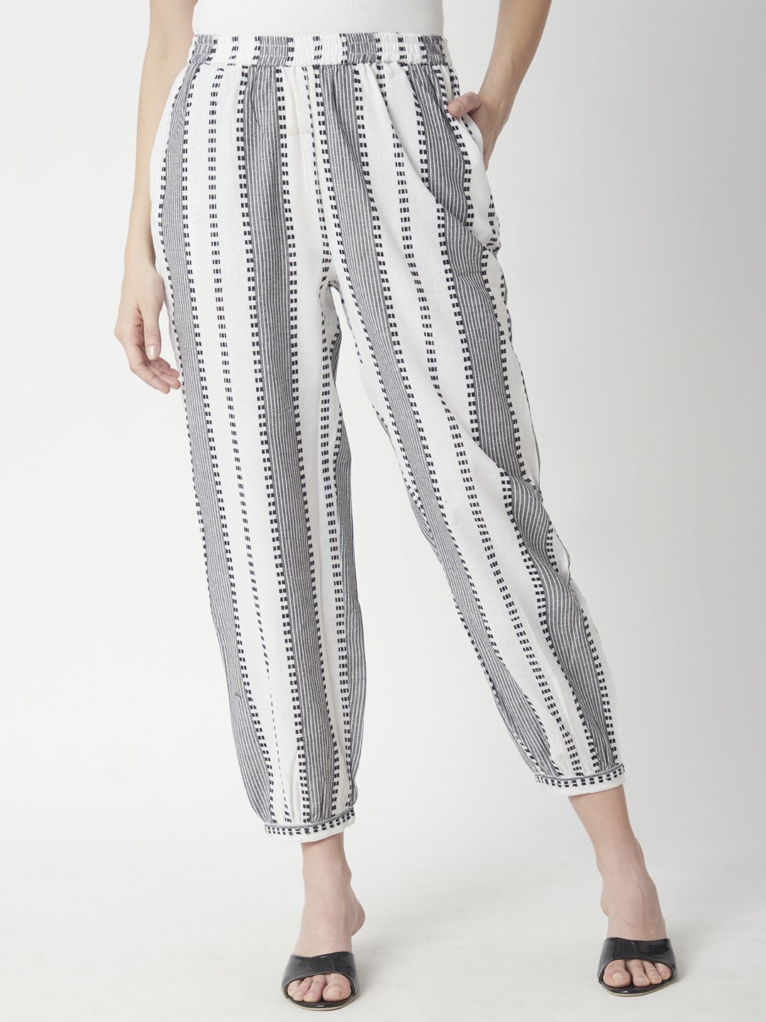 

R&B Women Printed Regular Fit High-Rise Cotton Trousers, Black