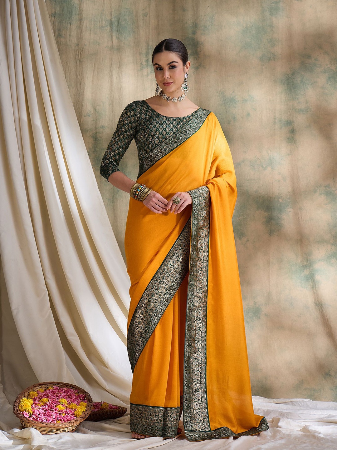 

Suha Zari Art Silk Saree, Yellow