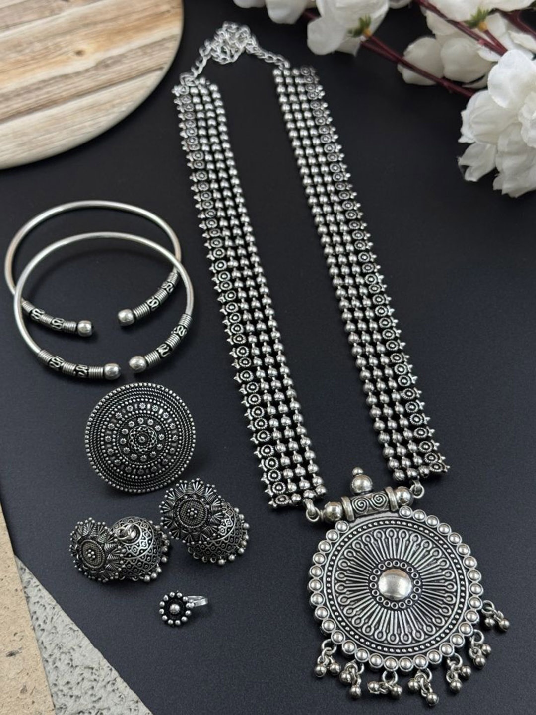 

NAMAN ARTS Silver Plated Oxidised Jewellery Set