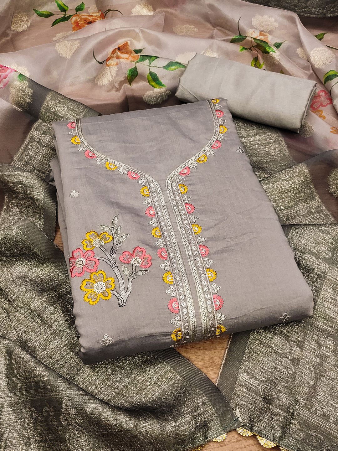 

Lilots Unstitched Dress Material, Grey