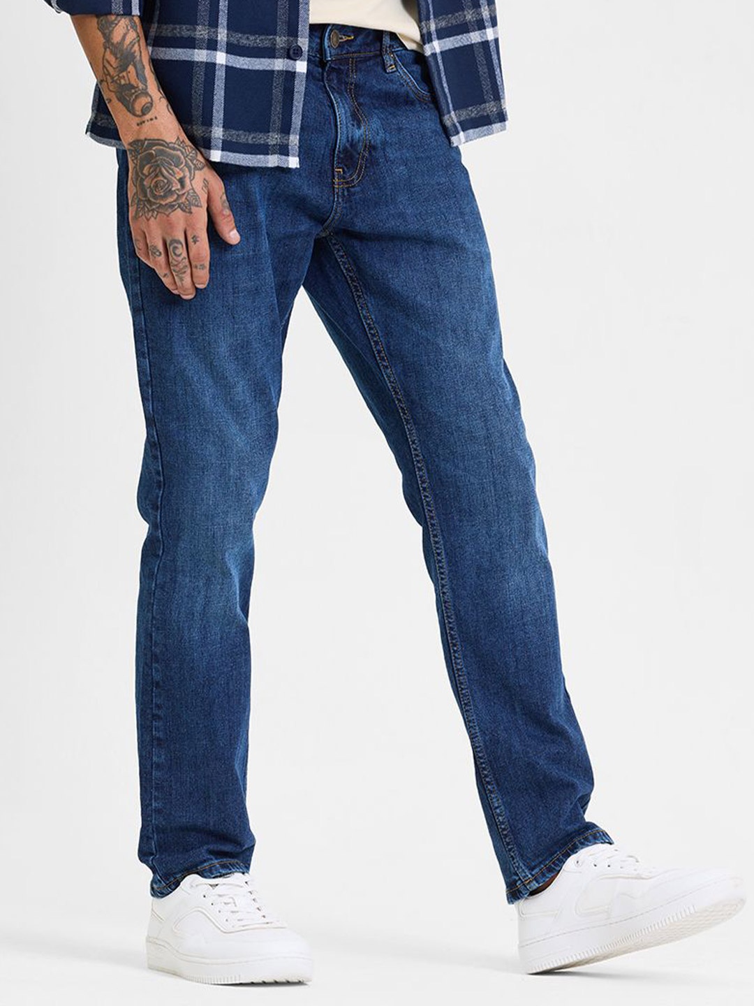 

Snitch Men Comfort Light Fade Stretchable Jeans, Blue