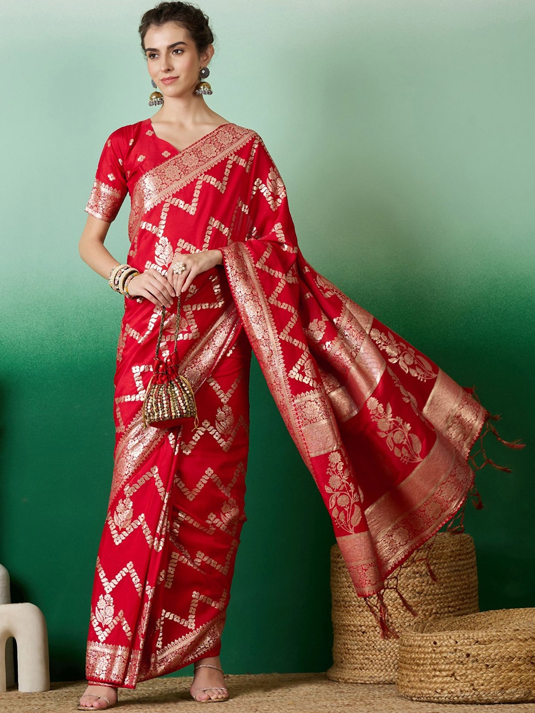 

Suha Woven Design Zari Art Silk Ready to Wear Saree, Red