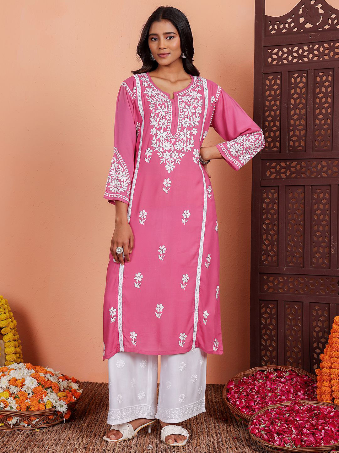 

Chowkhat Women Ethnic Motifs Embroidered Chikankari Floral Handloom Kurta, Pink