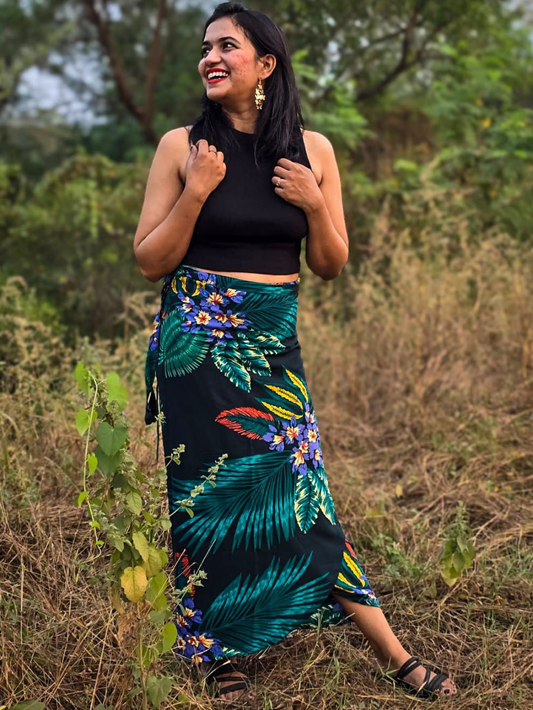 

Apaapi Threads of glory Women tropical Printed Wrap Midi Skirt, Black