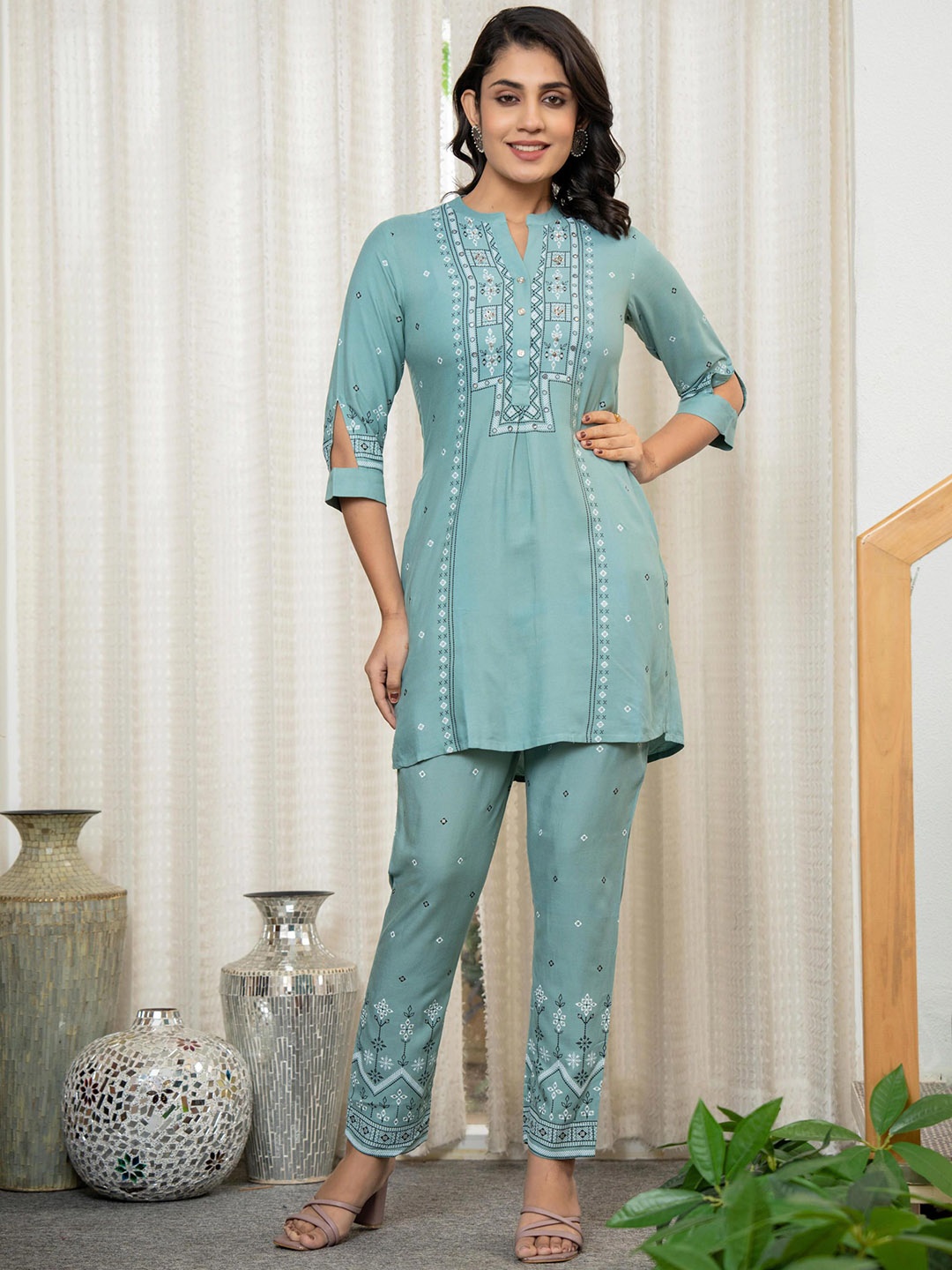 

Juniper Women Printed Sequinned Kurta with Trousers, Green