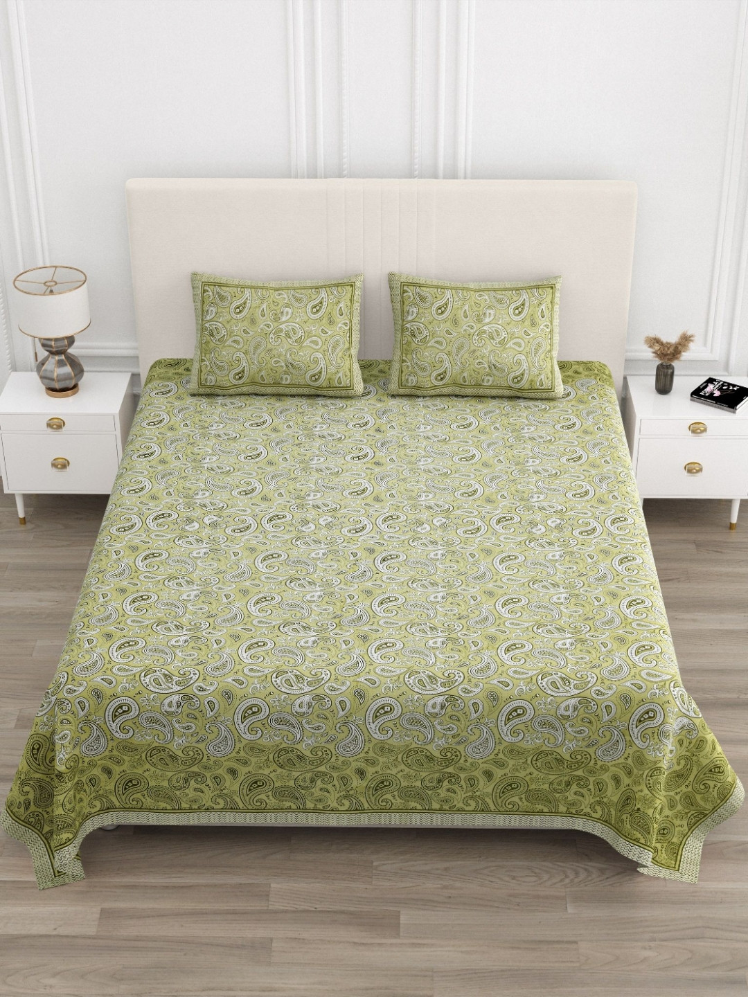 

Jinaya's Green Ethnic Motifs Printed Pure Cotton 210 TC King Bedsheet Set 2.74 m x 2.28 m