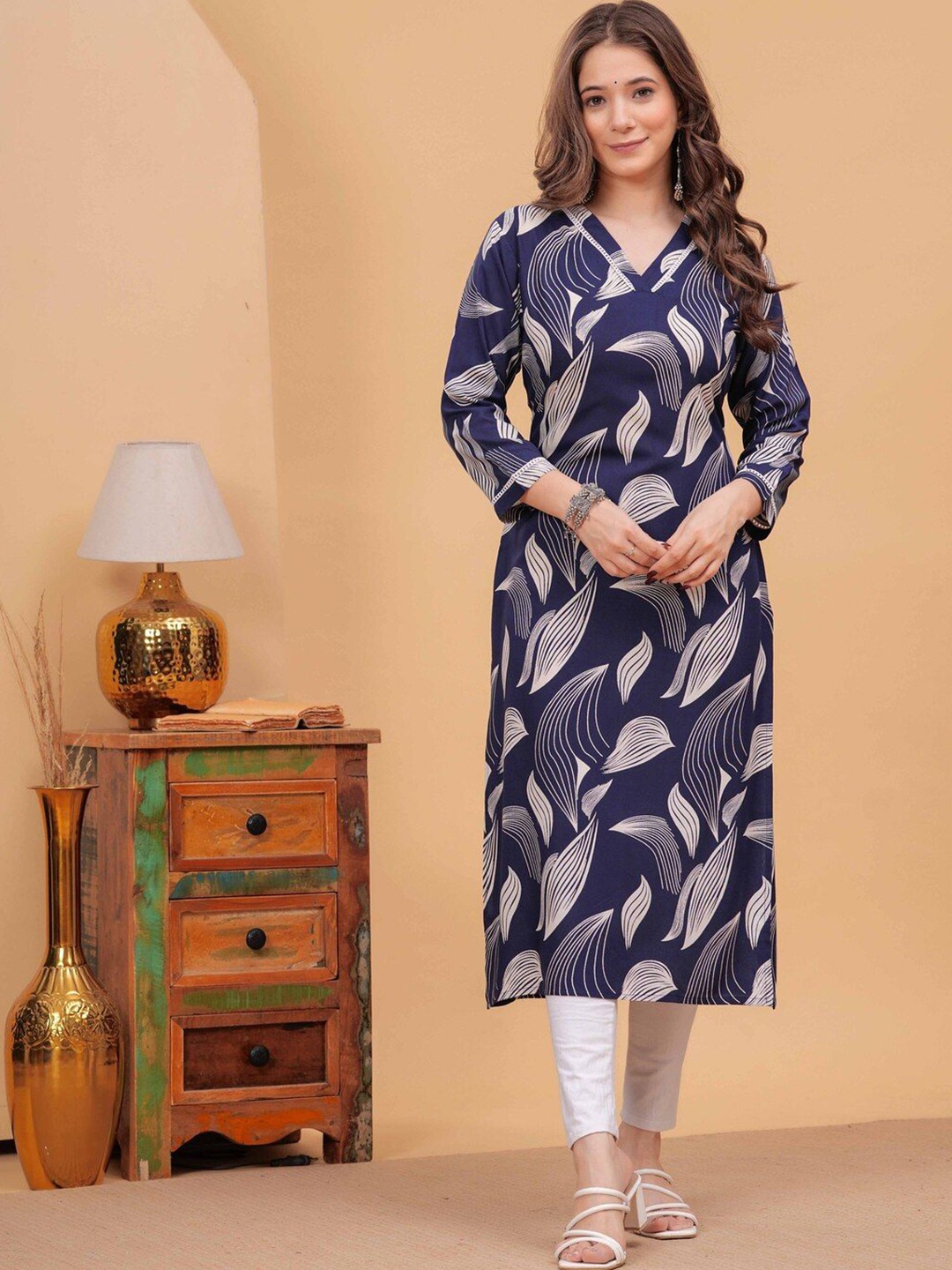

DRESSAR Floral Print Slit Sleeve Applique A-Line Dress, Blue