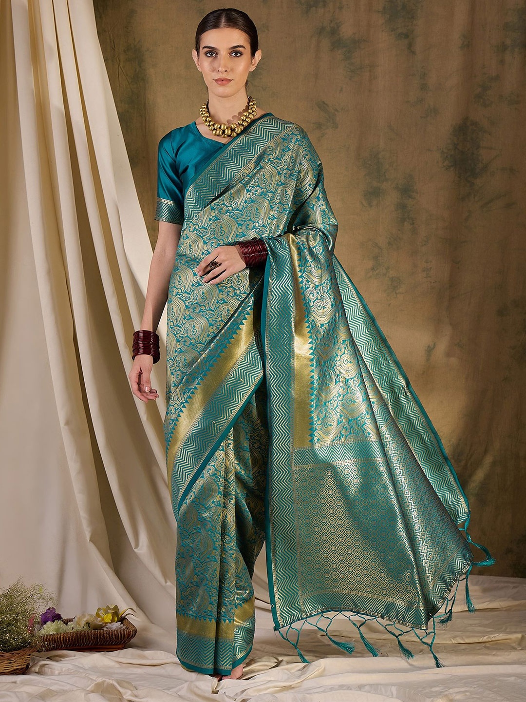 

Suha Woven Design Zari Art Silk Heavy Work Banarasi Saree, Teal