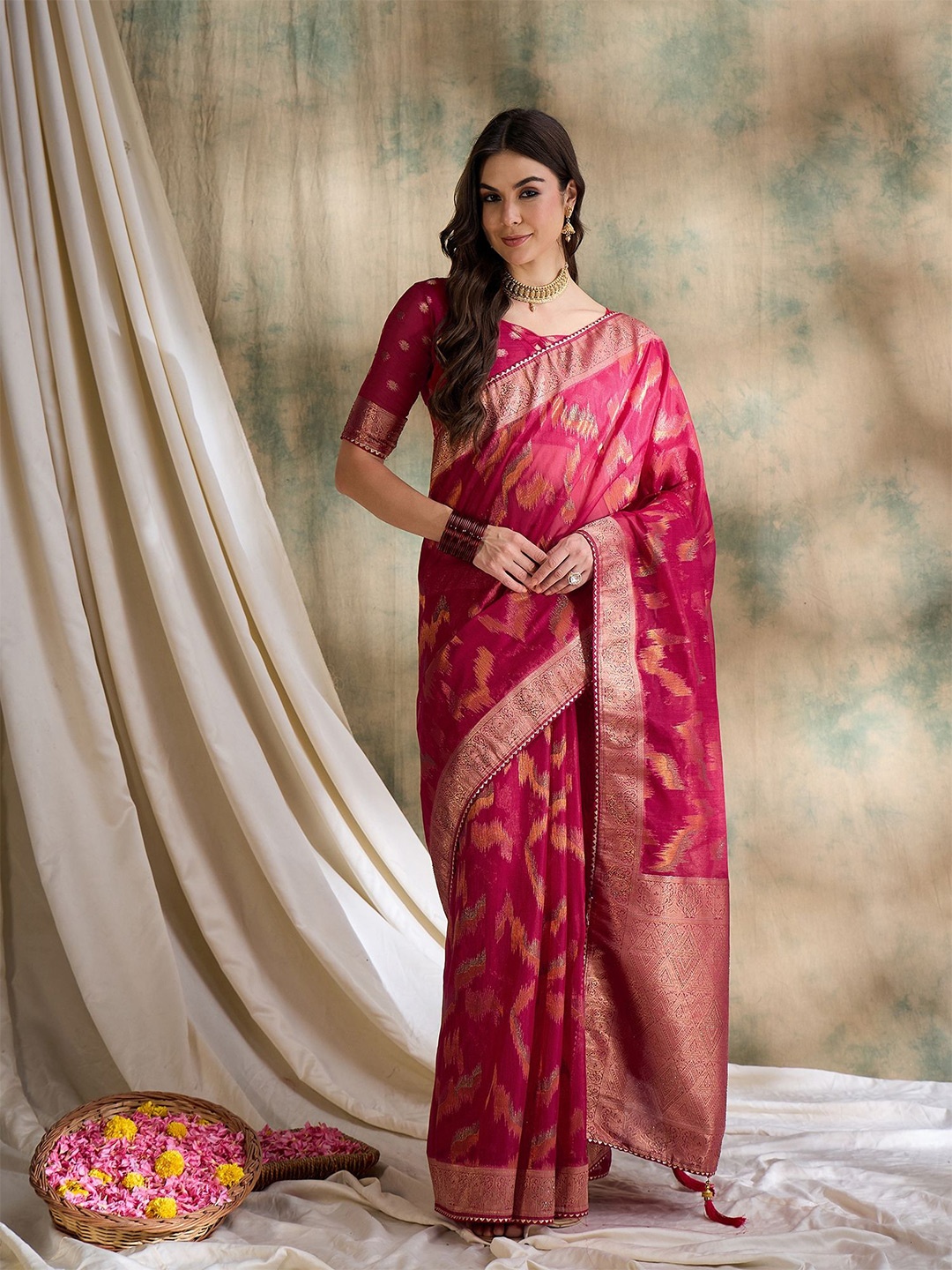 

Suha Woven Design Organza Ready to Wear Saree, Pink