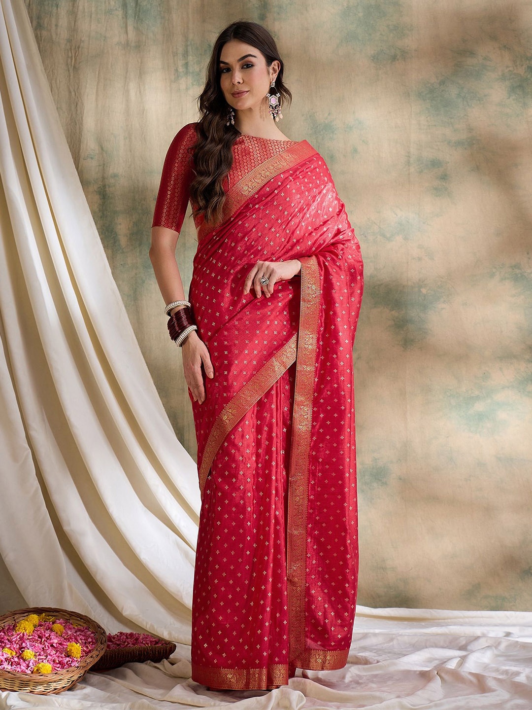 

Suha Woven Design Zari Art Silk Saree, Red