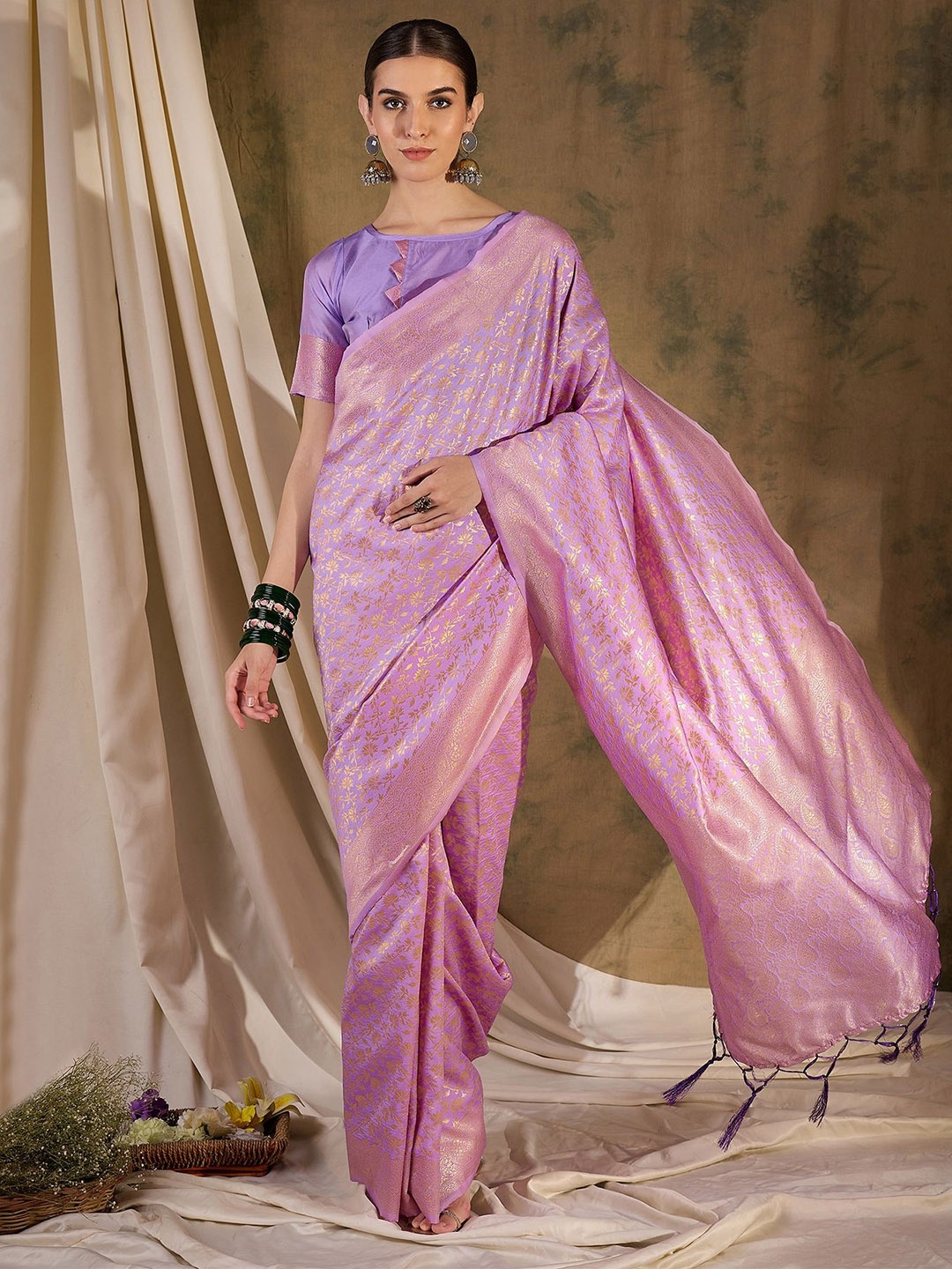 

Suha Woven Design Zari Art Silk Banarasi Saree, Lavender