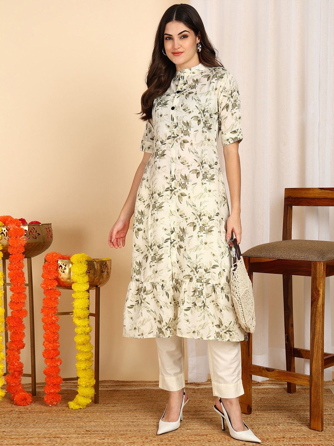 

DSK STUDIO Floral Printed Mandarin Collar Ethnic A-Line Kurta, Green