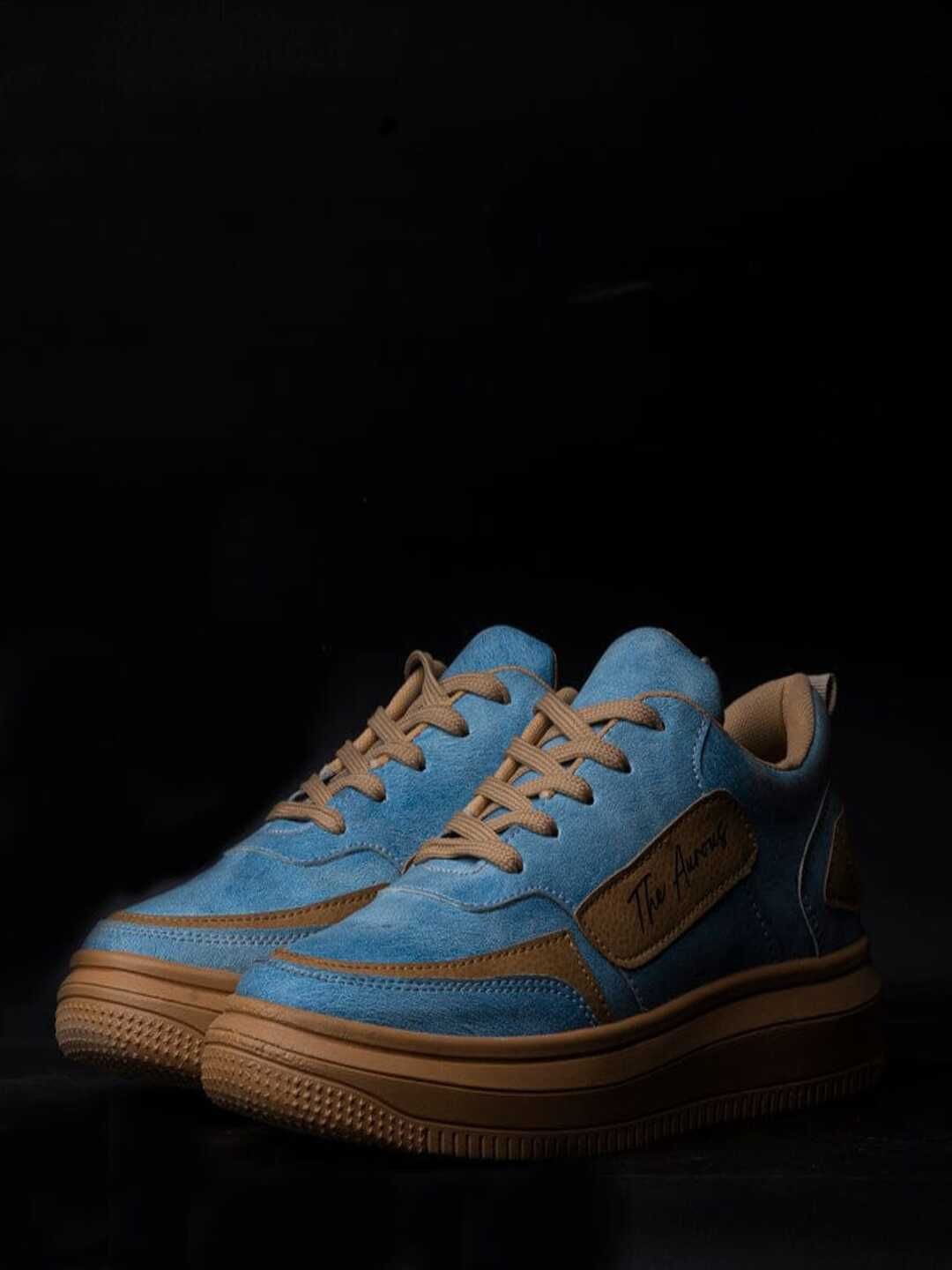 

The Aurous Men Printed Suede Sneakers, Blue
