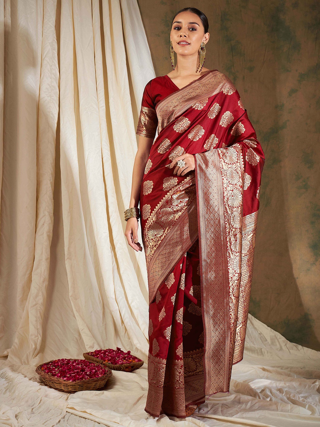 

Suha Woven Design Zari Art Silk Ready to Wear Banarasi Saree, Red