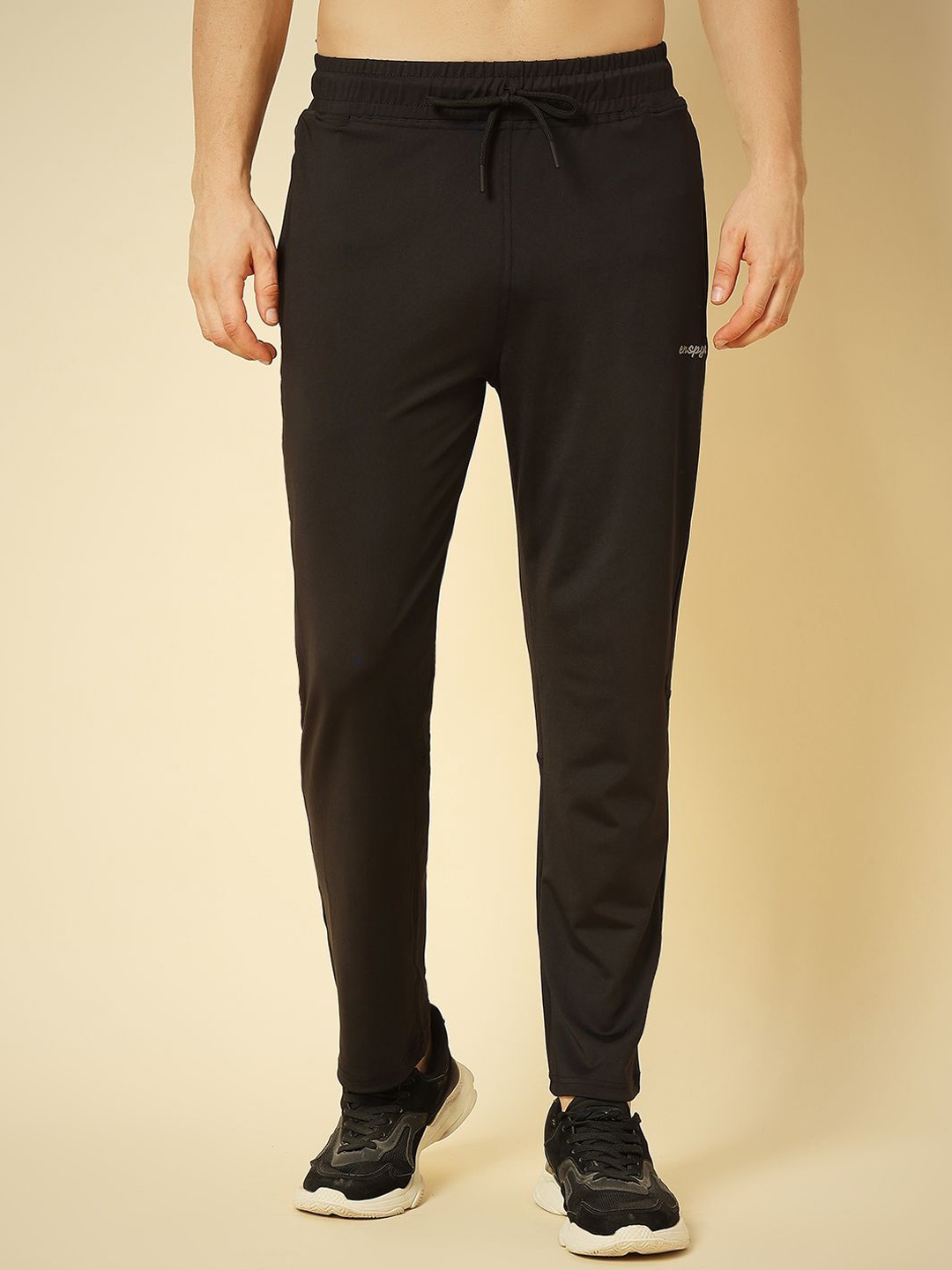 

ENSPYR Men Regular Fit Mid Rise Cotton Track Pants, Black