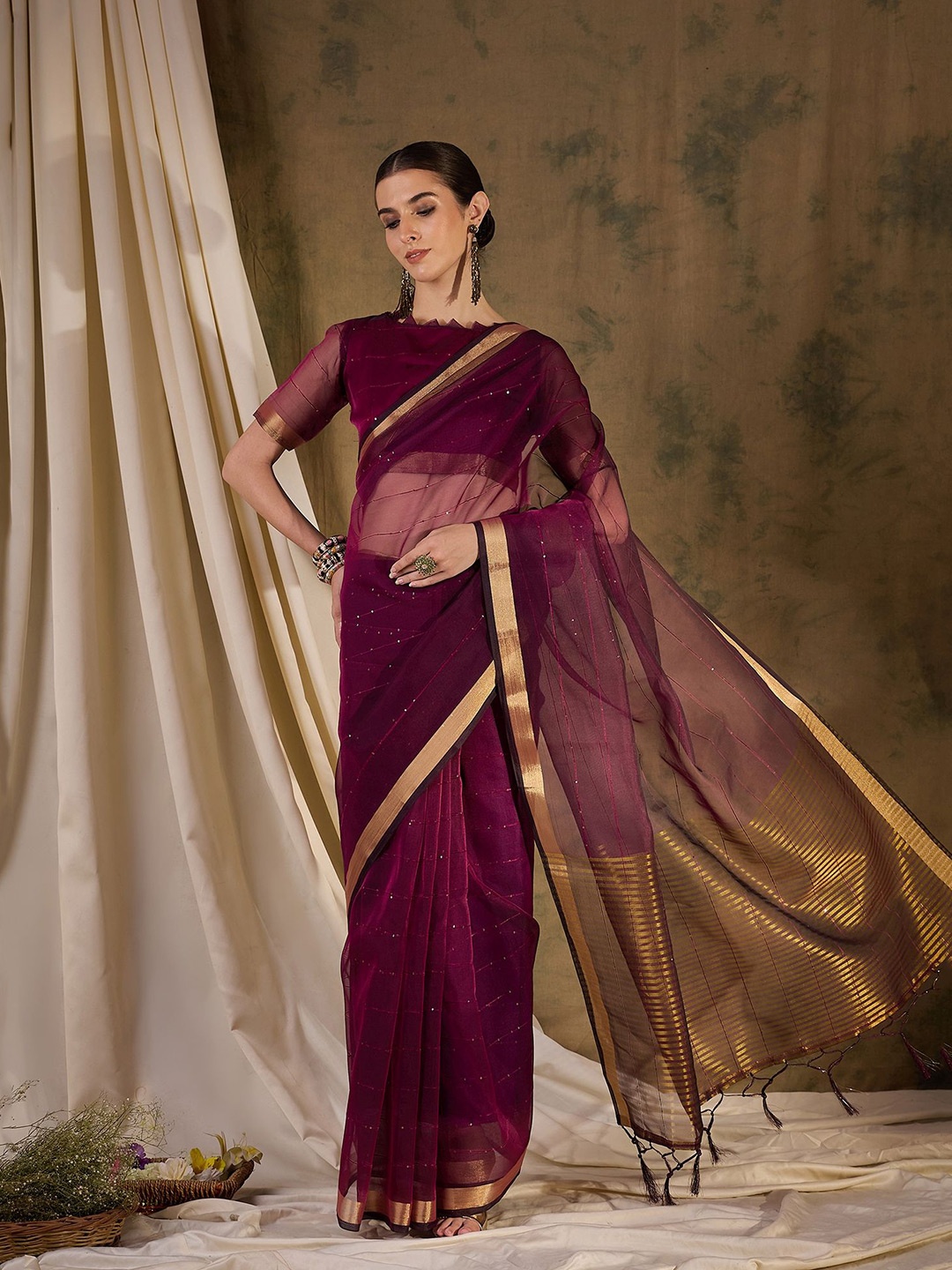 

Suha Woven Design Zari Organza Saree, Maroon