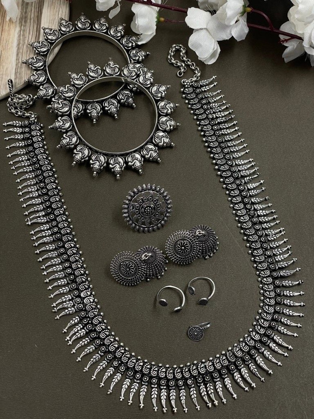 

NAMAN ARTS Silver Plated Oxidised Jewellery Set