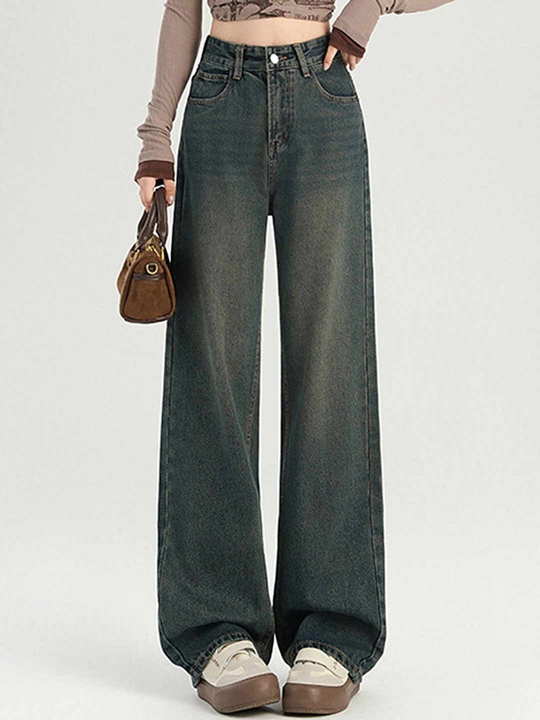 

LULU & SKY Women Wide Leg High-Rise Light Fade Jeans, Blue