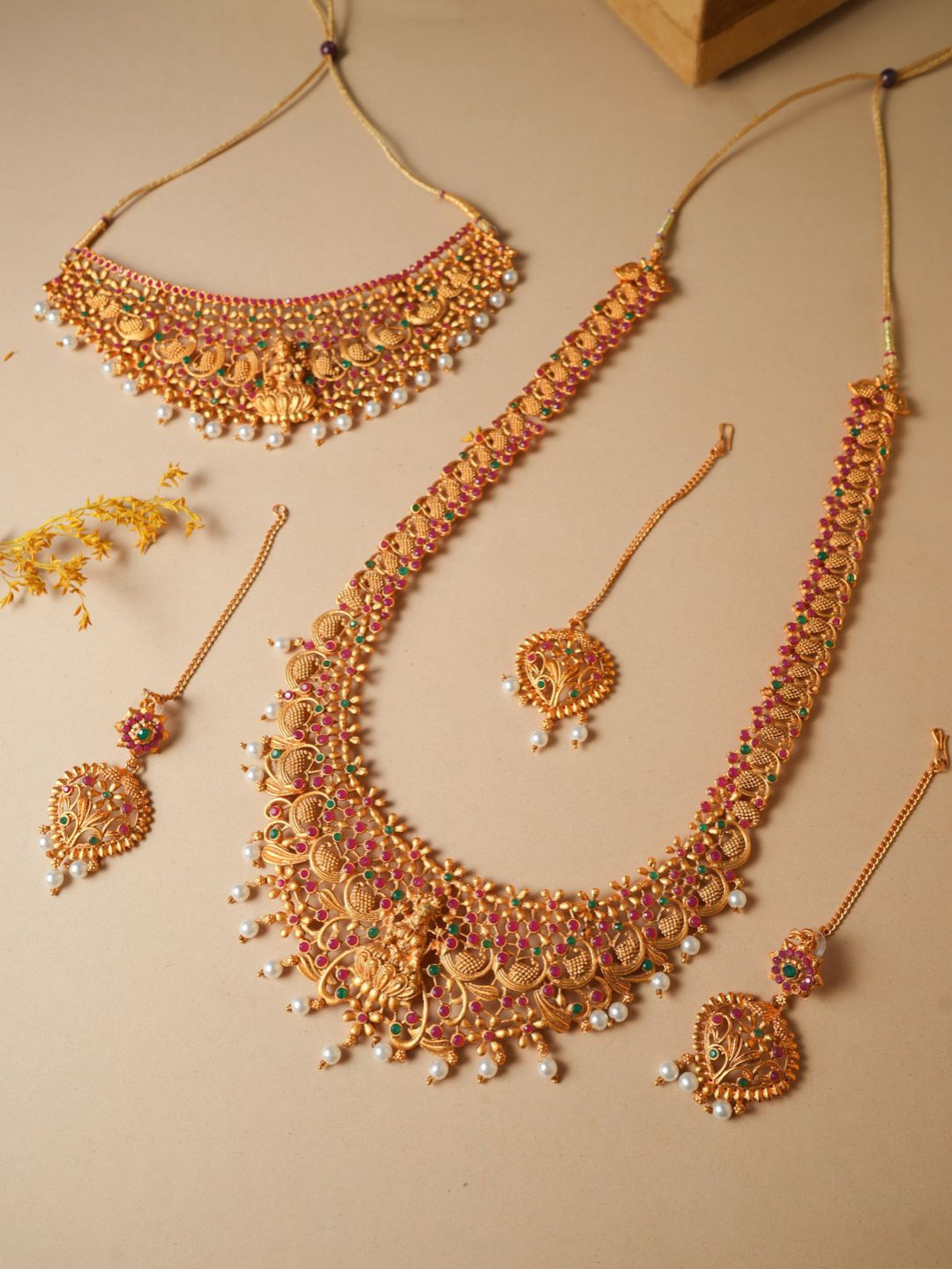 

VIRAASI Gold-Plated Stone Studded & Beaded Jewellery Set