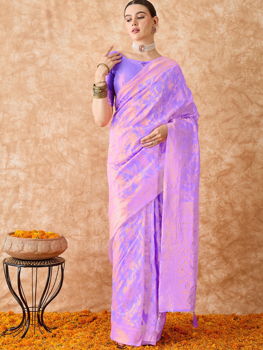 

Suha Woven Design Zari Art Silk Ready to Wear Banarasi Saree, Lavender