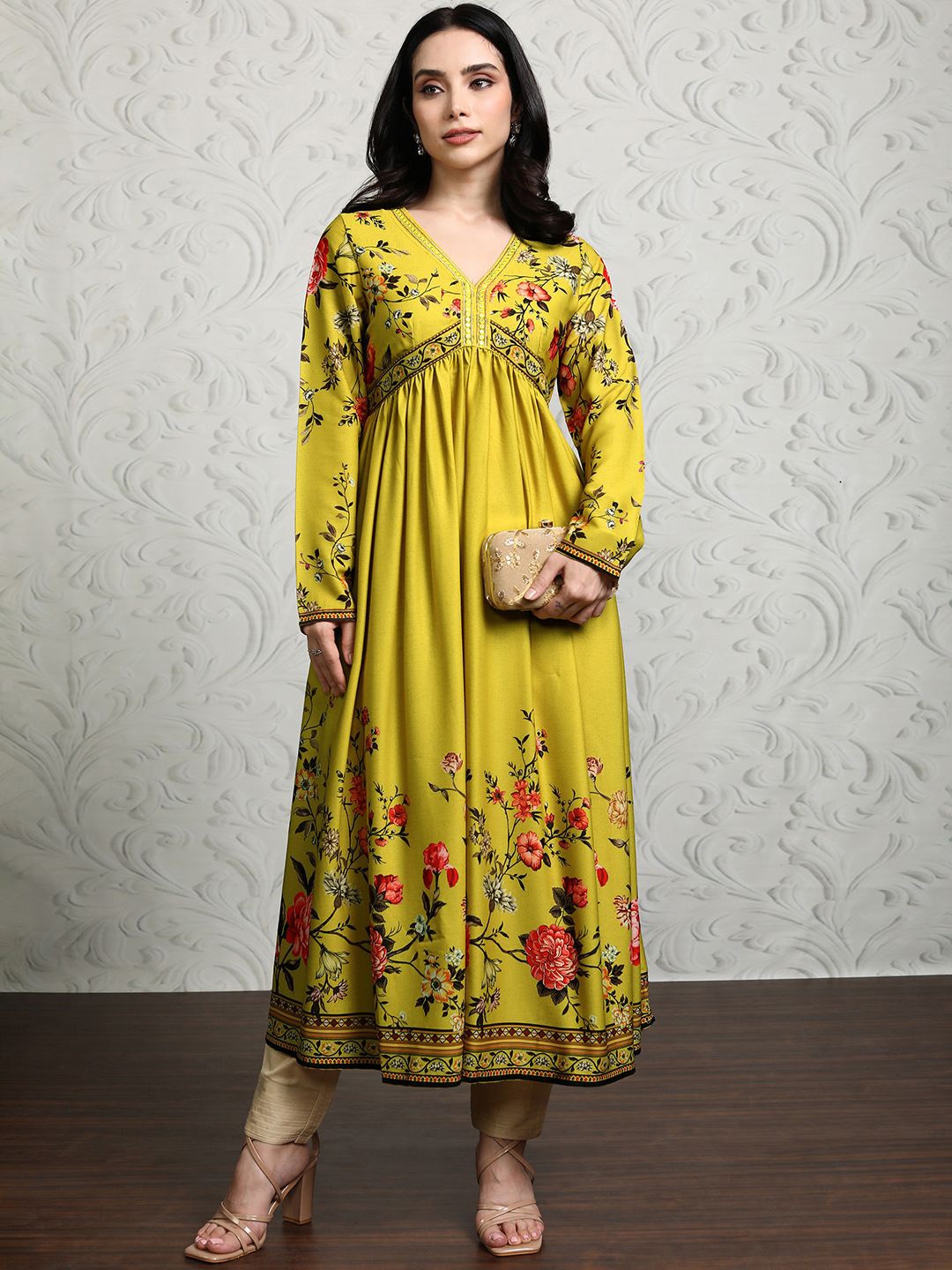 

Vishudh Women Floral Printed Anarkali Kurta, Brown