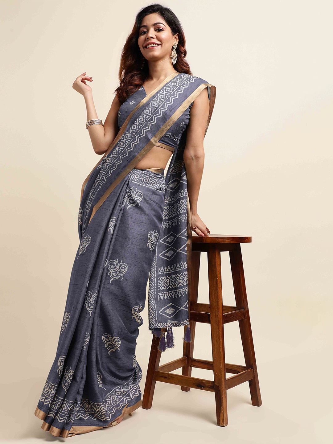 

KALINI Ethnic Motifs Poly Chiffon Saree, Grey