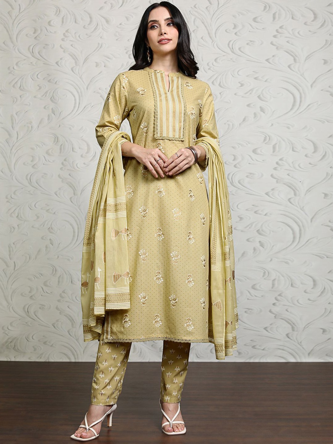 

Vishudh Women Floral Printed Regular Pure Cotton Kurta with Trousers & With Dupatta, Yellow