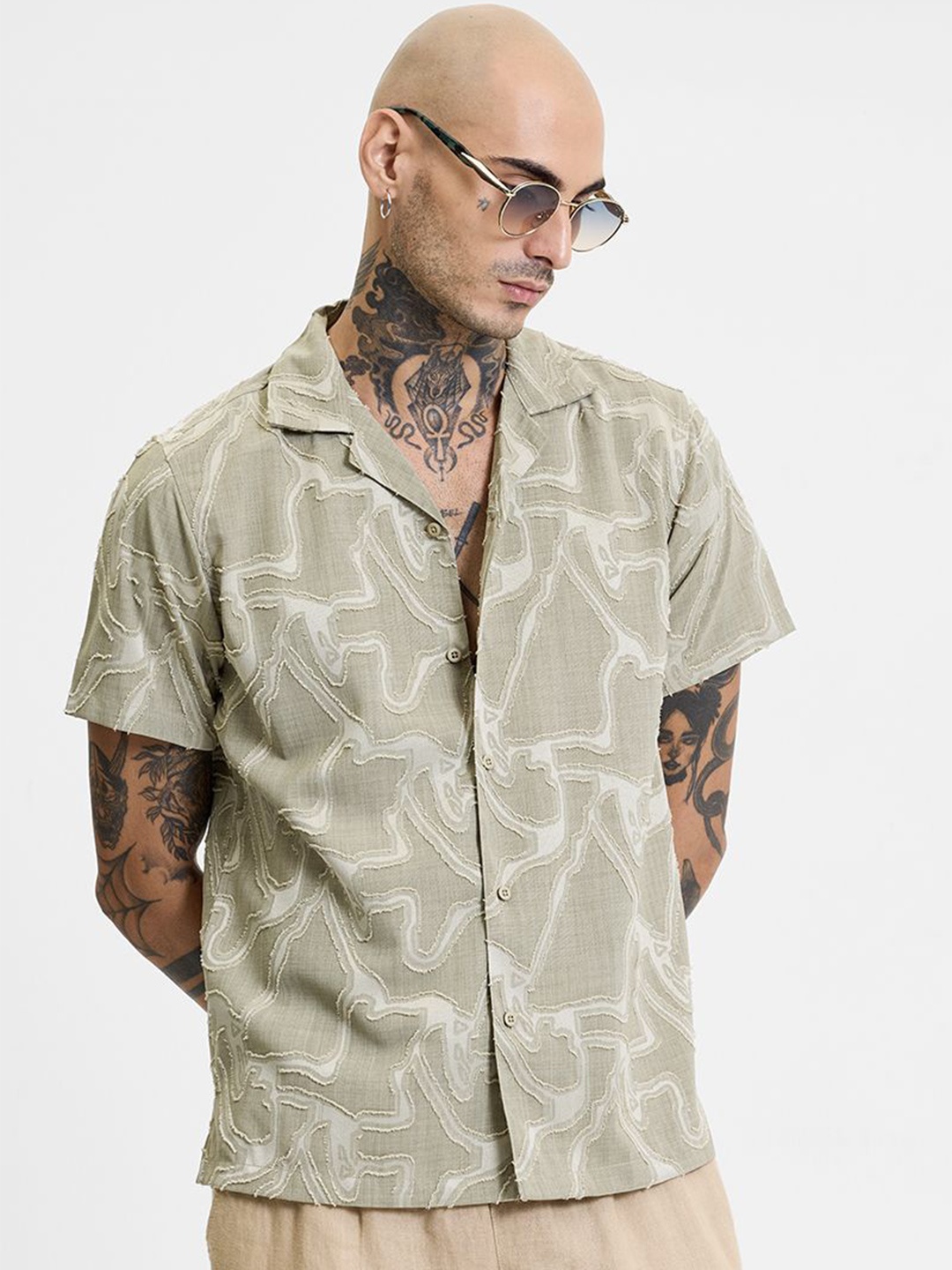 

Snitch Men Relaxed Boxy Opaque Printed Casual Shirt, Green