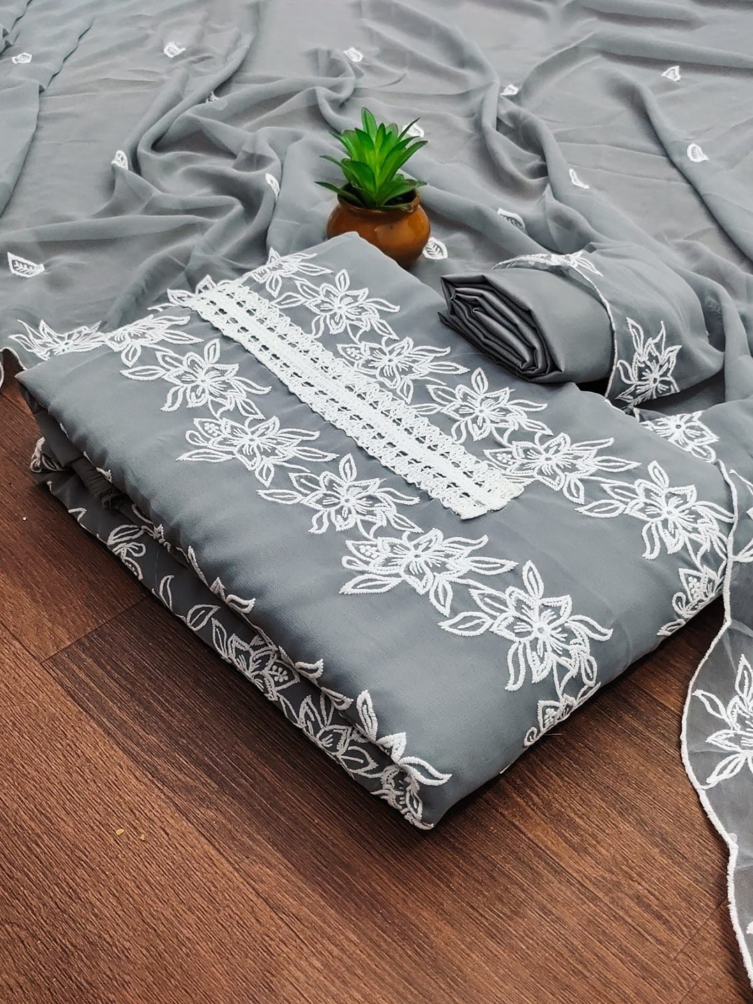 

mimi design Silk Georgette Unstitched Dress Material, Grey