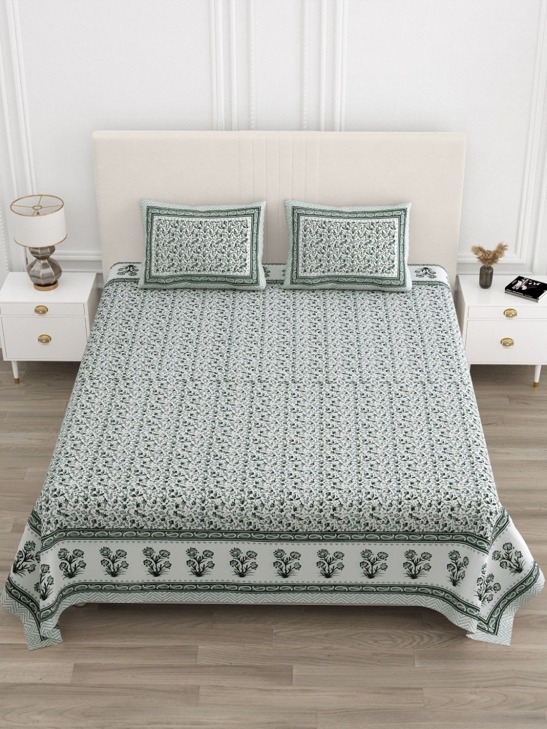 

Jinaya's White & Green Ethnic Motifs 210 TC Pure Cotton King Bedsheet Set 2.28 m x 2.74 m