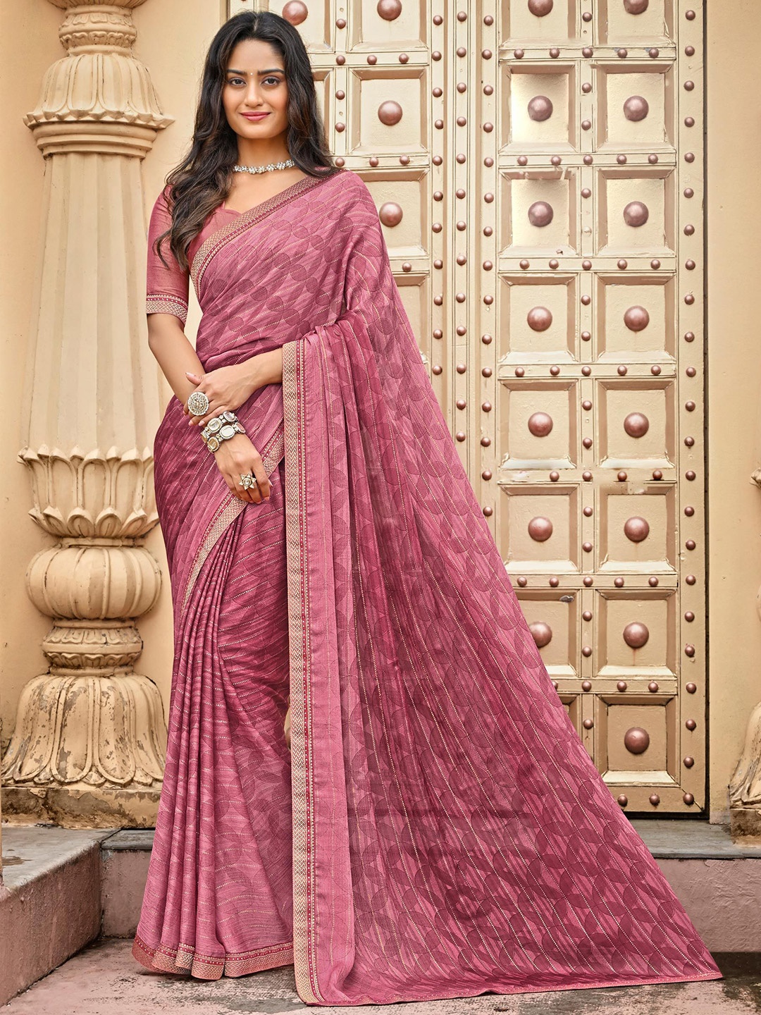 

Laxmipati Sequinned Poly Chiffon Designer Saree, Mauve