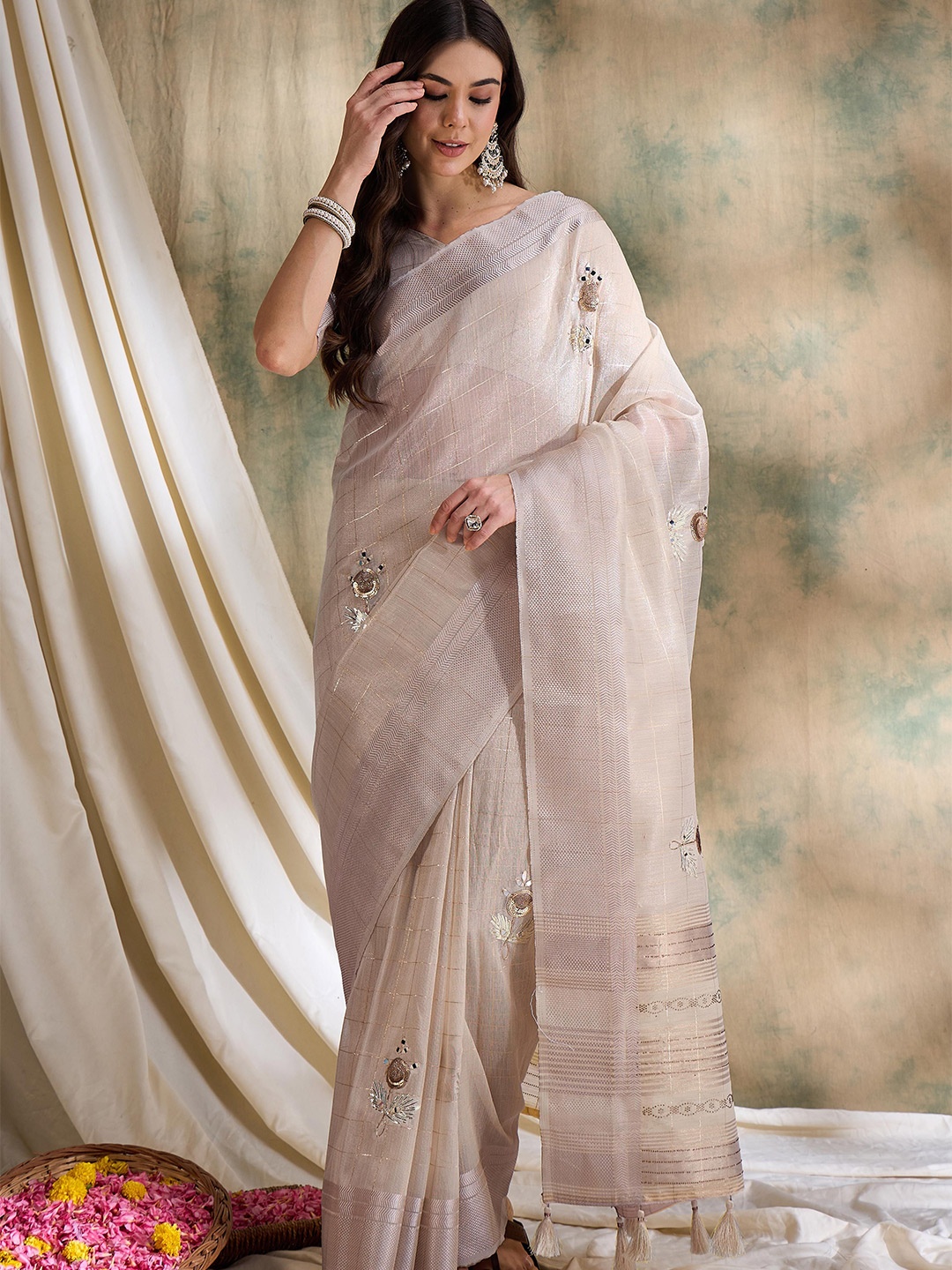 

Suha Embellished Zari Saree, Grey