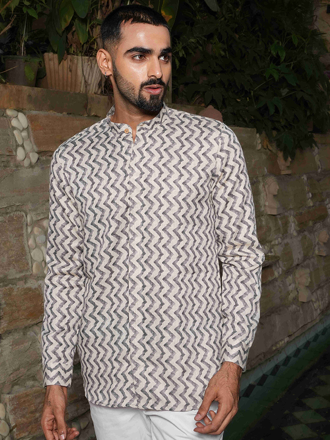 

Ethnic India Men Chevron Printed Kurta, Black