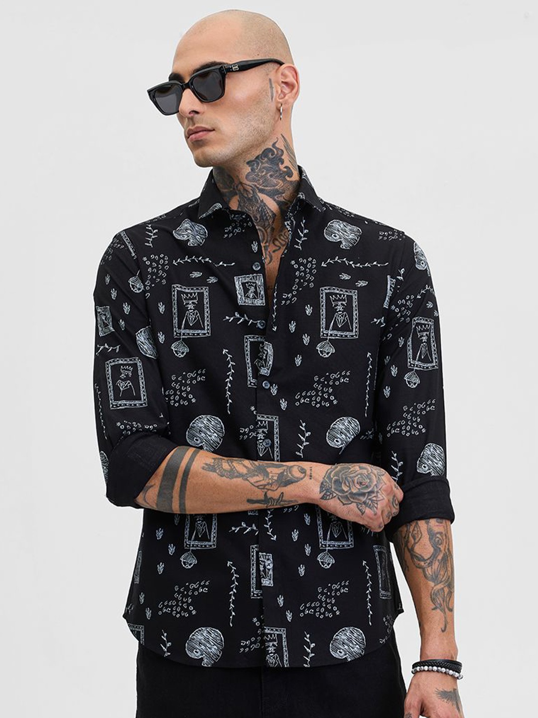 

Snitch Men Smart Slim Fit Opaque Printed Casual Shirt, Black