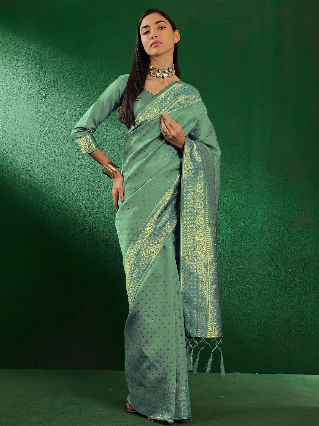 

Suha Woven Design Zari Art Silk Ready to Wear Banarasi Saree, Green