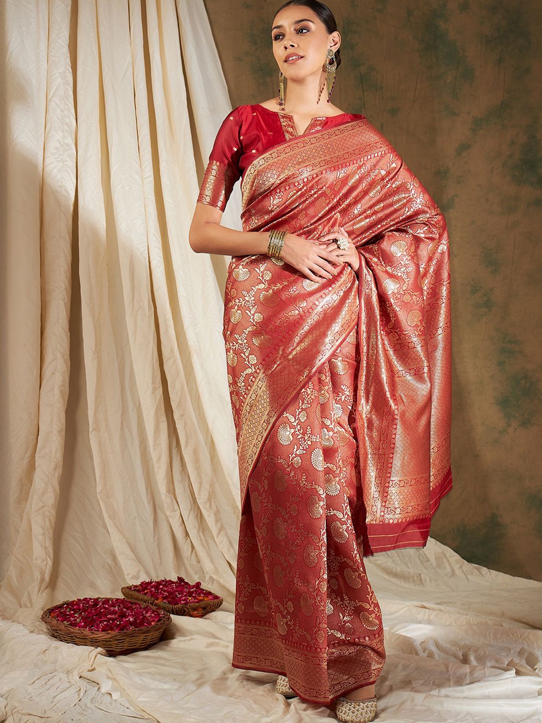 

Suha Woven Design Zari Art Silk Ready to Wear Banarasi Saree, Red