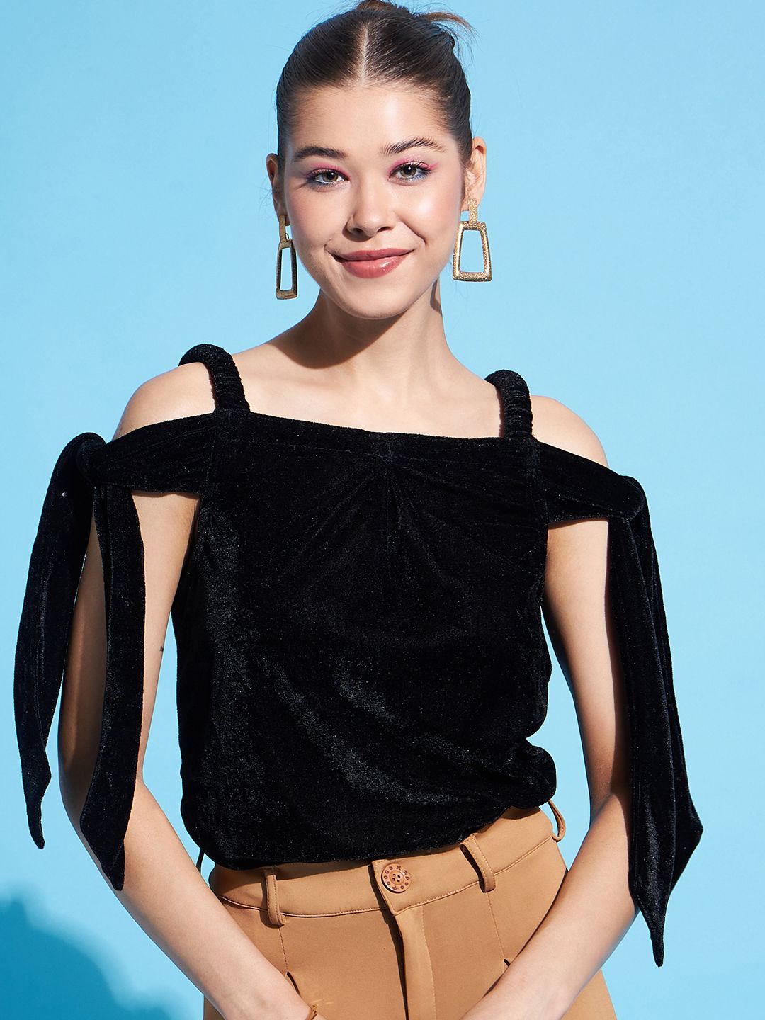 

DressBerry Women Off-Shoulder Bardot Top, Black
