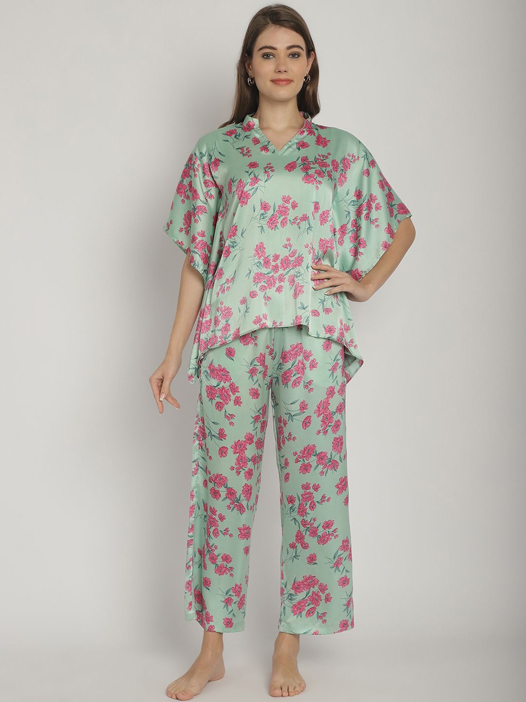 

Blissence Women Floral Printed Night suit, Green