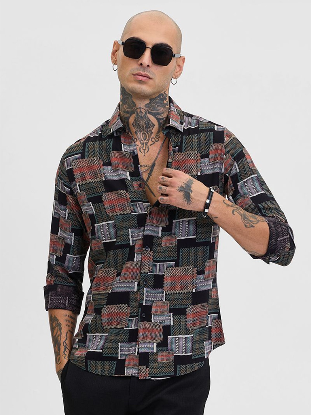

Snitch Men Smart Slim Fit Opaque Printed Casual Shirt, Red