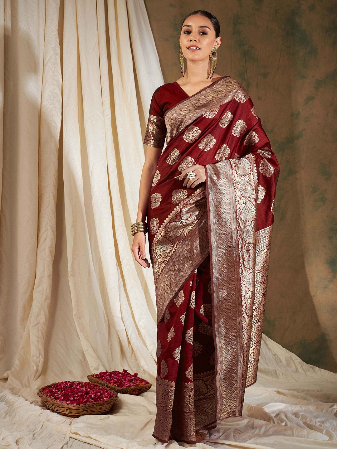 

Suha Woven Design Zari Art Silk Banarasi Saree, Maroon