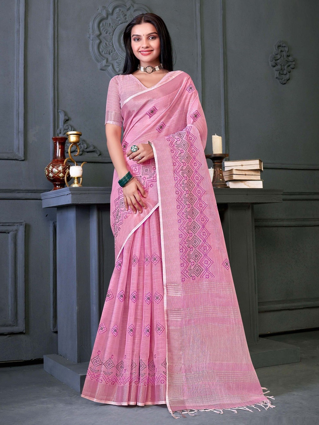 

MAHALASA Ethnic Motifs Embroidered Chanderi Saree, Pink