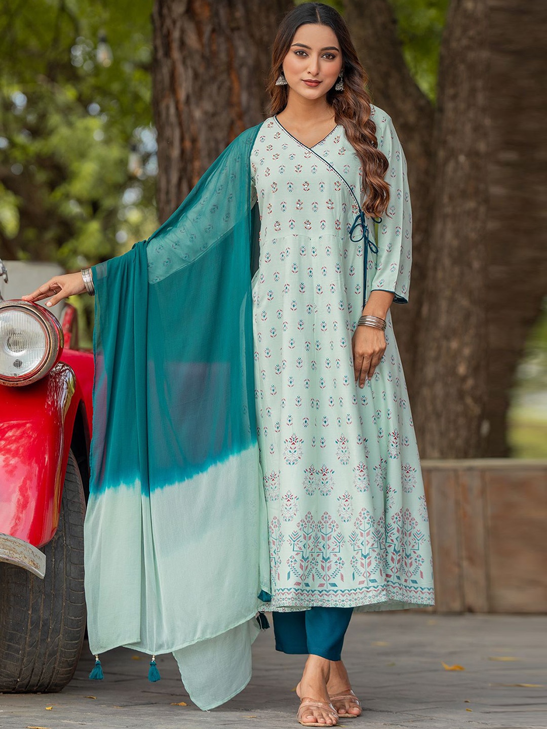 

MITTOO Women Printed Angrakha Kurti with Trousers & With Dupatta, Blue