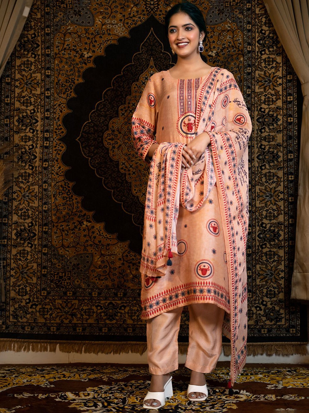 

EARTH O FAB Women Floral Printed Regular Raw Silk Kurti with Palazzos & With Dupatta, Peach