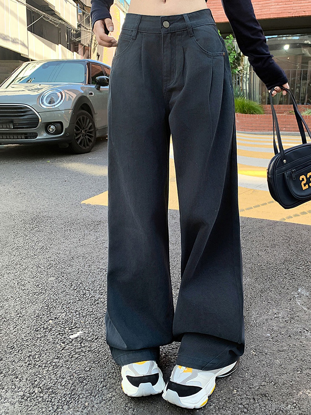 

LULU & SKY Women Loose Fit Mid-Rise Trousers, Black