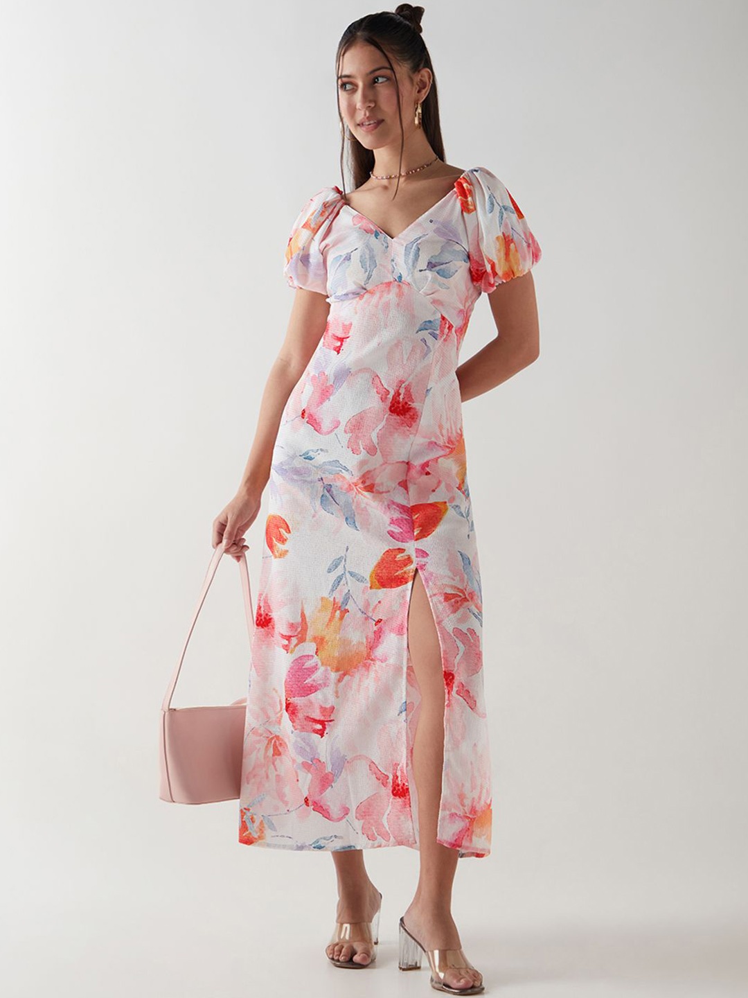 

Bewakoof Women Floral Printed Puff Sleeves Maxi Dress, White